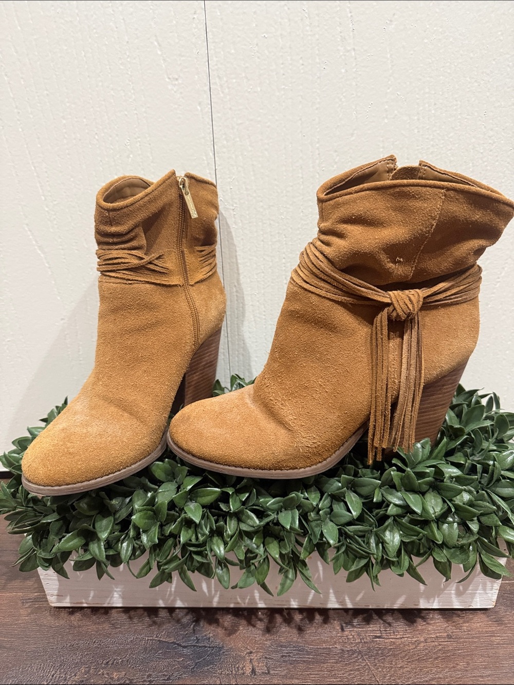 Jessica Simpson Sesley Suede Tassel Ankle Boots Size 8.5